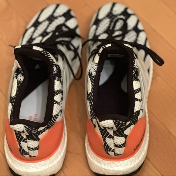adidas Men’s  Ultraboost 1.0 x Marimekko Running Shoes. Men’s size 11 - Picture 3 of 4